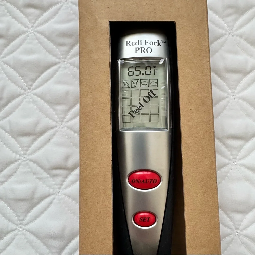 Williams Sonoma Outdoor Kitchen Thermometer Fork Digital Display Grill Dad Gift